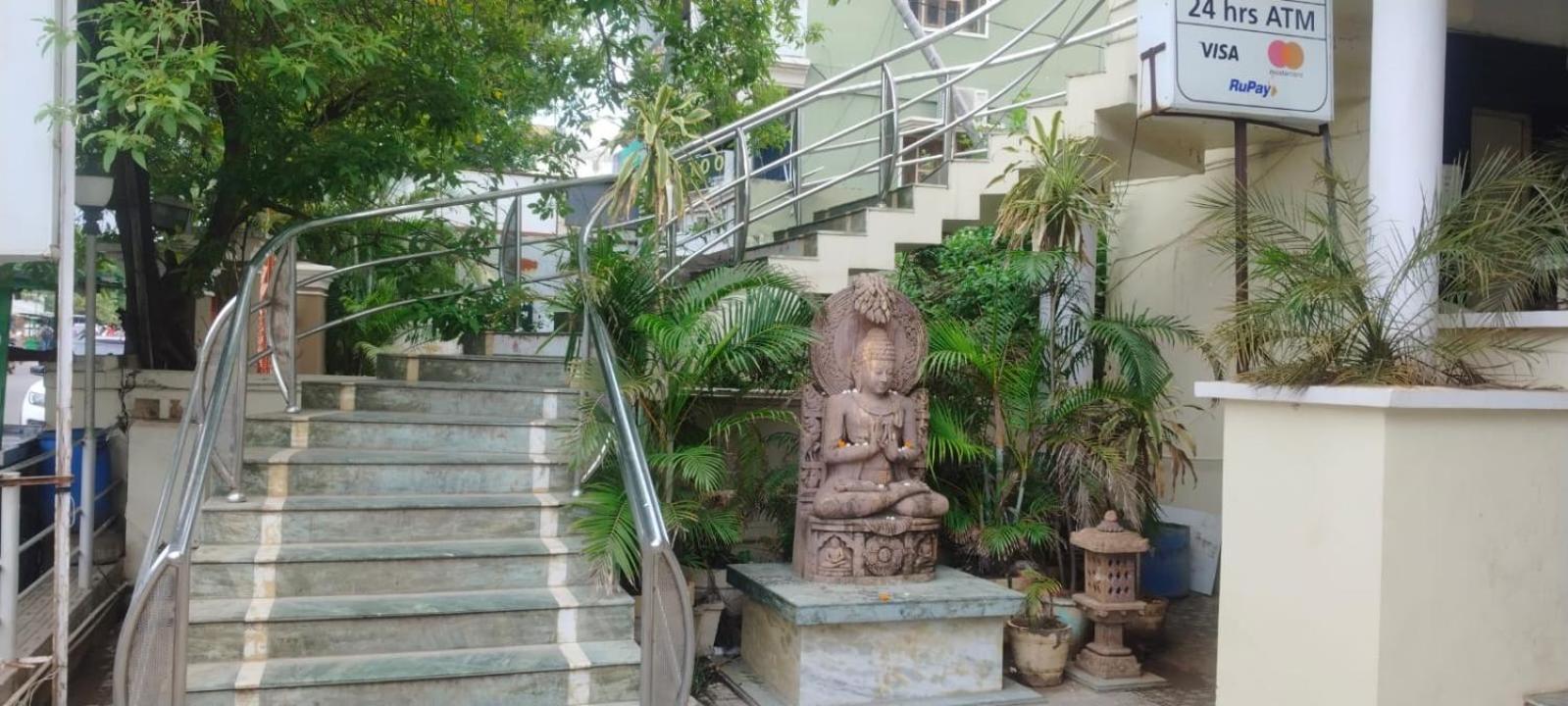 Hotel City Palace Brahmapur Bagian luar foto