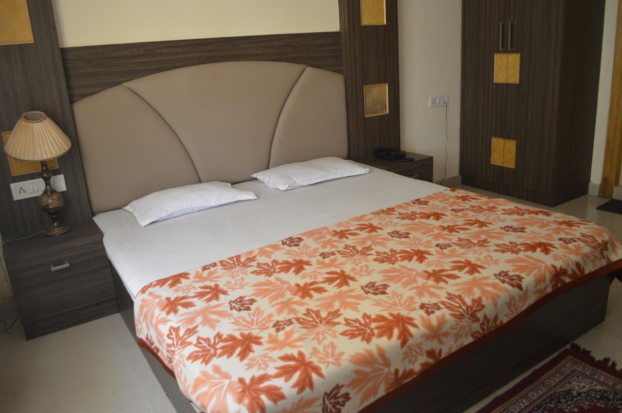 Hotel City Palace Brahmapur Bagian luar foto